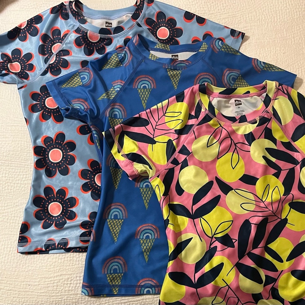 Tea Collection short sleeve rash guard UPF 50